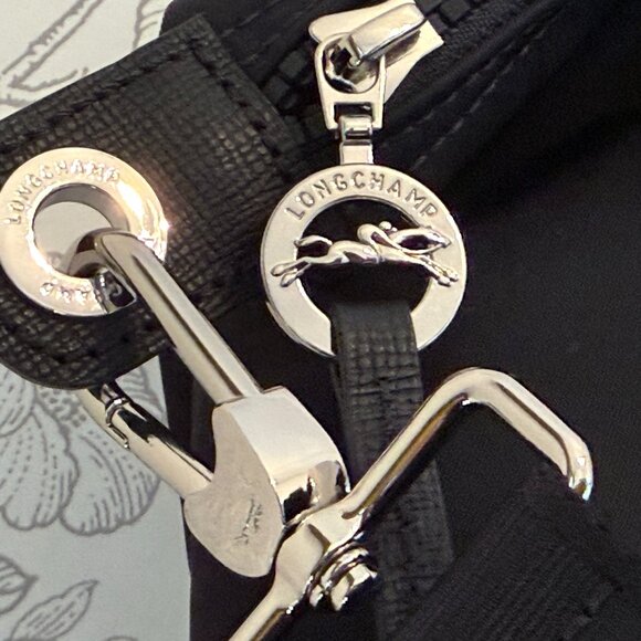 Longchamp Handbags - Authentic Longchamp Le Pliage Energy L Travel Bag in black | Retail $385